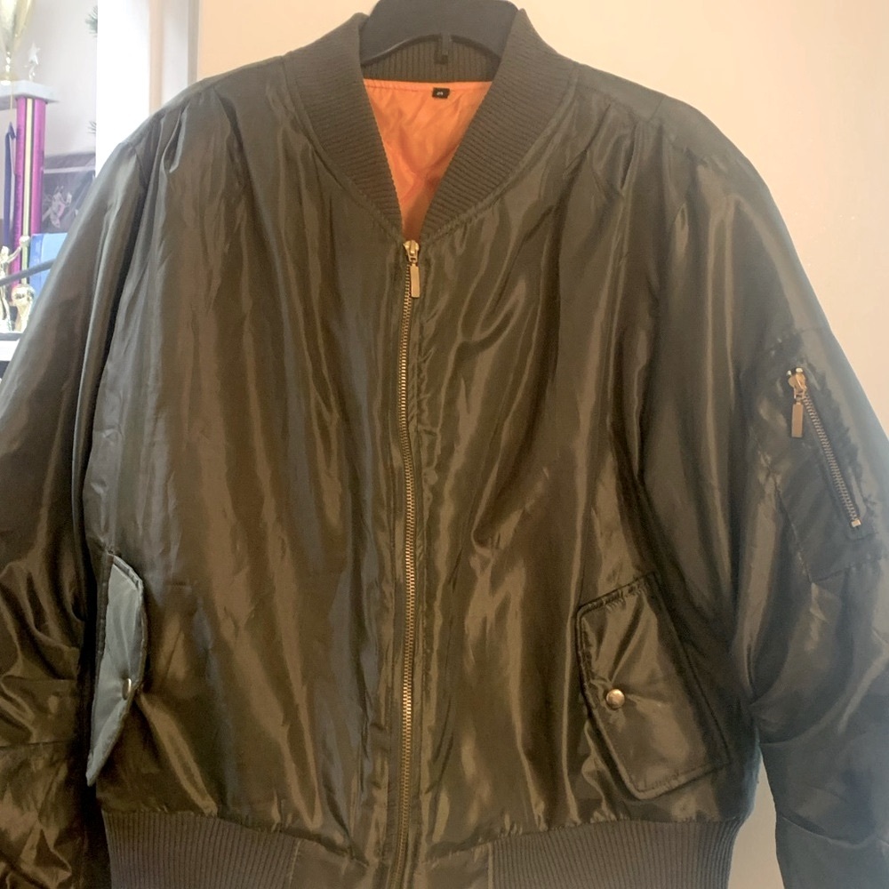 FOR SALE NWOT Boohoo Plus Olive Green Bomber Jacket Size 20
